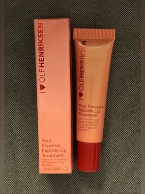 Olehenrikson Pout Preserve Hydrating Peptide Lip Treatment Strawberry Glimmer